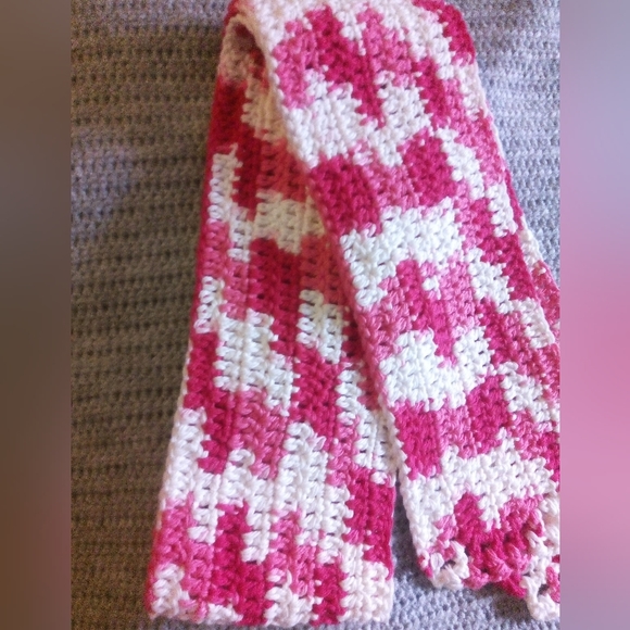 Hand crafted Scarf - Picture 2 of 4